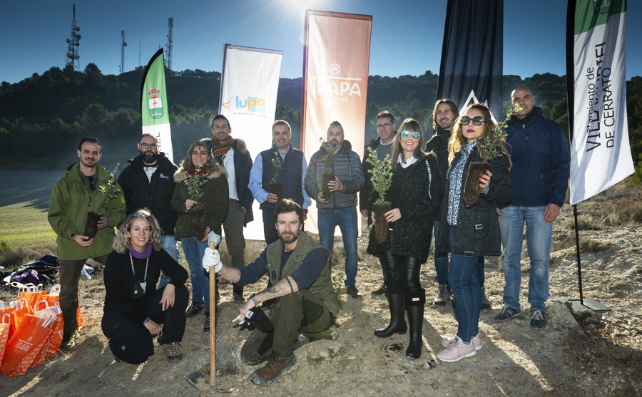 Lupa Supermercados y Chocolates Trapa reforestan La Cañada Real Leonesa en Villamuriel de Cerrato (Palencia)